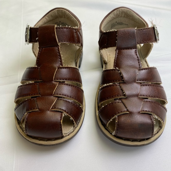 L AMOUR Emerson Fisherman Sandal                         Little Boy size 8 Tan - Picture 1 of 7